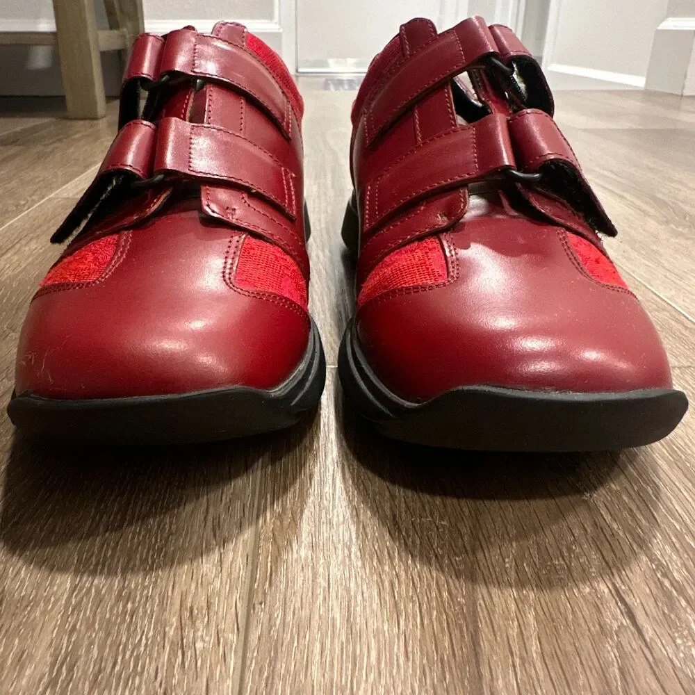 Vintage Gucci Red GG Monogram Canvas Velcro Strap Sneakers 9.5B 101 6129